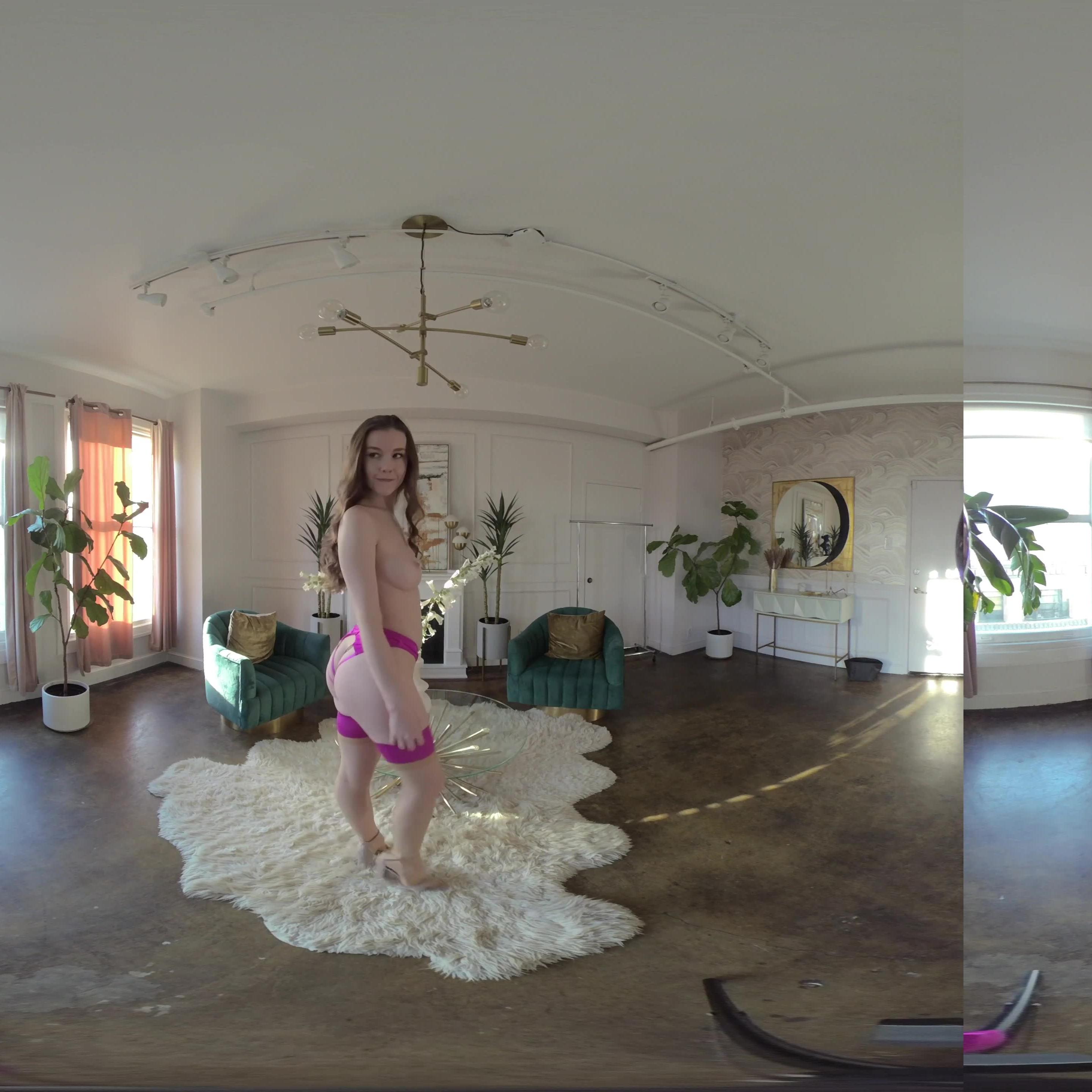 Fuscia gets to make you happy VR Porn Video