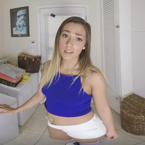 She knows her duties VR Porn Video